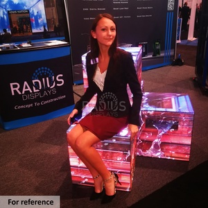 Pantalla LED de suelo cuadrado cuboide de cubo mágico creativo para interior para publicidad de logotipo de tienda minorista - Product Image 1