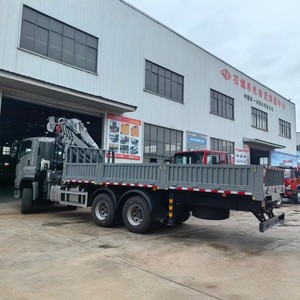 Camion grue Isuzu 6x4 GIGA FTR 16 tonnes 20 tonnes avec bras articulé, chargeur à flèche pliante, plateau et moteur ISUZU - Product Image 5