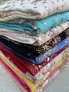 ชุดทูนิคผ้าไหมมุลชานเดรีแท้ ความยาวระดับเข่า สวยงาม พร้อมผ้าคลุมไหล่ งานปักมือแบบชิกันการี ตัดเย็บกึ่งสำเร็จรูป สีธรรมชาติ - Product Image 2