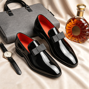 Mocassins de luxe noirs vernis à nœud pour hommes, chaussures habillées faites à la main à enfiler pour hommes, chaussures de banquet haut de gamme - Product Image 1