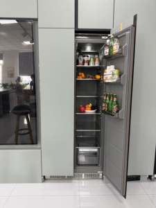 Réfrigérateur-congélateur à portes françaises en acier inoxydable sans givre, ventilation inférieure, design intégré à portes françaises - Product Image 6