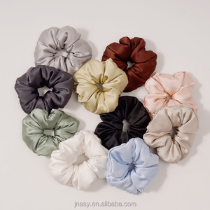 Accesorios para el Cabello <span class=keywords><strong>de</strong></span> Seda con Logotipo Personalizado <span class=keywords><strong>de</strong></span> 19/22/30 mm, Color Sólido, 100% Seda <span class=keywords><strong>de</strong></span> Morera Pura, Coleteros <span class=keywords><strong>de</strong></span> Seda <span class=keywords><strong>de</strong></span> 4 cm, OEM/ODM - Product Image 3