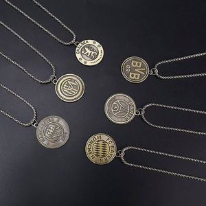 Collar con Colgante de Logotipo de Club de Fútbol en Oferta, Ideal para Fanáticos del Fútbol, Collar de Metal Conmemorativo - Product Image 1