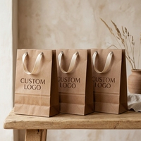 Sac de courses en carton écologique avec finition laminée et logo en feuille d'or, emballage de luxe personnalisé pour mariage et cadeaux