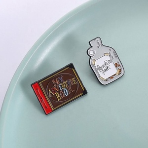 Broches en émail Paradise Falls, film Pixar, mon livre d'aventures, dessin animé, animation, badges de revers, bijoux, cadeau pour les <span class=keywords><strong>amis</strong></span> - Product Image 1