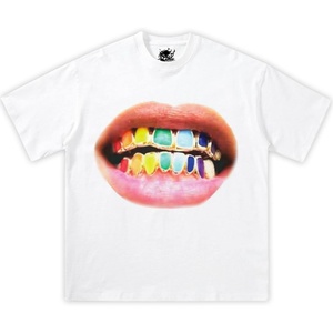 T-shirt Grafica Rainbow Grillz da Uomo Oversize Streetwear Y2K Girocollo Manica Corta 100% Cotone Jersey Stampato - Product Image 1