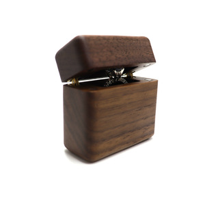 Caja Ecológica de Madera de Pino con Diseño Cuadrado, Personalizable con Grabado Láser/Pirotécnico - Product Image 3