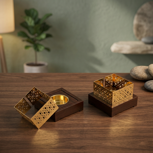 Quemador de incienso de latón hecho a mano con base de madera, soporte aromático decorativo de metal para velas, para uso en todas las estaciones, decoración para Ramadán y Eid. - Product Image 1