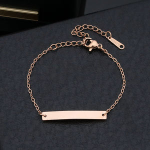 Brazalete Plano Simple de Acero de Titanio Liso con Grabado Láser para Mujeres y Niños - Product Image 6