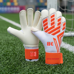 Gants de gardien de but de football de qualité supérieure, super doux et résistants, pour l'entraînement, en vente, personnalisables. - Product Image 5