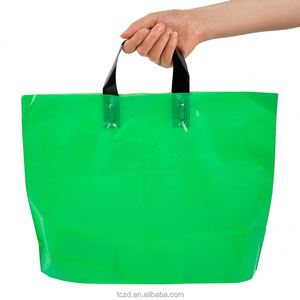 ถุงหิ้วพลาสติกแบบนุ่ม ยี่ห้อ Brand Showcase เป็นมิตรกับสิ่งแวดล้อม  วัสดุ LDPE  รับสกรีนโลโก้  สำหรับใส่ของขวัญ ของชำ ซูเปอร์มาร์เก็ต เสื้อผ้า รองเท้า แฟชั่น - Product Image 2