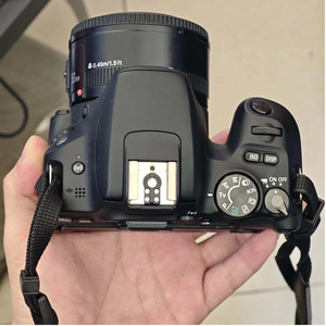 Used <strong>Canons</strong> <strong>EOS</strong> <strong>200D</strong> DSLR Camera with 50mm F1.8 Prime Lens Fully Functional Ideal for Portrait Vlog Travel Shooting - Product Image 3