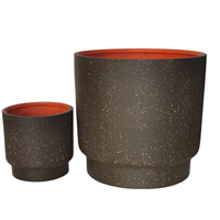 Pot Fiberglass Hitam Putih untuk Tanaman Penggunaan Dalam dan Luar Ruangan A