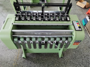 آلات النسيج YiTai عالية السرعة نول إبرة النسيج الضيق لأربطة الأحذية وشريط الديكور - Product Image 3