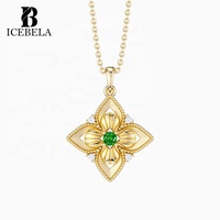 Vente en gros de colliers élégants et uniques de luxe en argent sterling 925 avec pendentif trèfle à quatre feuilles plaqué or 18 ct pour femmes