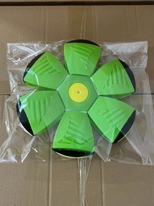 Bestverkochte draagbare vliegende schotel-bal speelgoed in cartoonstijl, interactief speelgoed voor kleine dieren en honden - Product Image 6