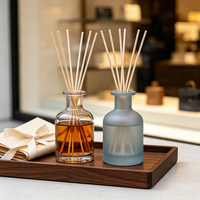 Diffuseur de parfum d'ambiance de luxe décoratif aux huiles essentielles pour la maison, avec bâtonnets en rotin
