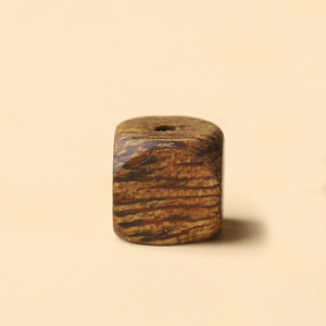 Cuentas de Meditación de <span class=keywords><strong>Madera</strong></span> de Agar de Kalimantan Aromáticas Naturales, Cuentas Sueltas Cuadradas en Forma de Cubo para Mala Budista - Product Image 4