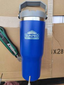 Bouteille d'eau isotherme en acier inoxydable avec logo personnalisé, 30oz/20oz, avec paille réutilisable, maintien thermique 12-24 heures pour le camping - Product Image 2