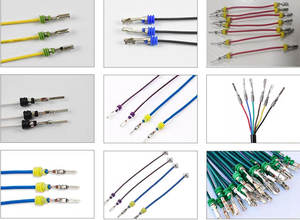 Máquina de crimpado de terminales para inserción de conectores impermeables y pelado de cables, accionada por servomotor, para arneses de cableado automotriz - Product Image 5