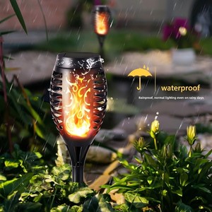Lampada Solare Retrò a 12 LED <span class=keywords><strong>con</strong></span> Effetto Fiamma, Luce Decorativa <span class=keywords><strong>da</strong></span> Giardino <span class=keywords><strong>con</strong></span> <span class=keywords><strong>Sensore</strong></span> <span class=keywords><strong>di</strong></span> <span class=keywords><strong>Movimento</strong></span> - Product Image 2