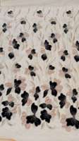 Dentelle brodée 3D florale de luxe avec des paillettes perlées en blanc et noir, 100% polyester, pour robes de soirée
