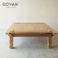 Table basse en bois massif de style nordique, idéale pour les zones d'accueil à domicile et les hôtels
