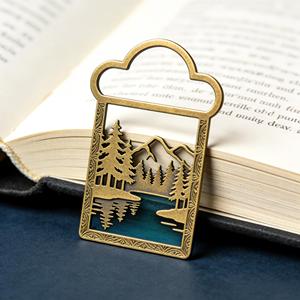 Marque-page en métal personnalisé en laiton, motif Forêt, Lac, <span class=keywords><strong>Montagne</strong></span>, avec émail et gravure ajourée créative - Product Image 4