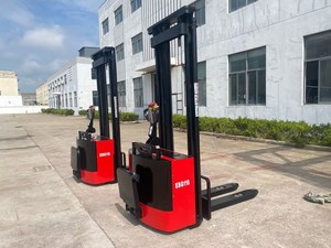 リフト高さ<span class=keywords><strong>1.5t</strong></span>電動スタッカー2mフォークリフトクレーンホイールローダー工場 - Product Image 2