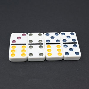 Jeu de dominos en acrylique personnalisé <span class=keywords><strong>à</strong></span> 5 couches de qualité supérieure vente en gros en vrac <span class=keywords><strong>Domino</strong></span> en acrylique laminé noir blanc jeu de société de puzzle pour enfants et adultes - Product Image 1