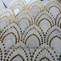 Prix usine écailles de poisson forme d'éventail carrara marbre naturel carreaux de mosaïque maison décoration intérieure