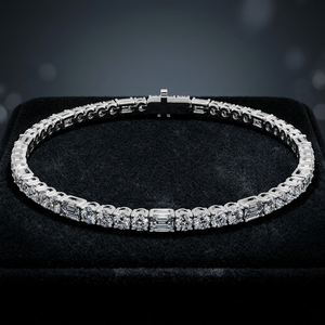 Bracelet en or blanc avec diamants marquise et ronds, bijoux de luxe de créateur, cadeau de mariage pour femme - Product Image 1