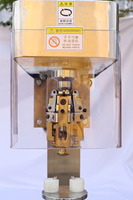 Machine semi-automatique de scellement de bouchon en aluminium, machine ronde de cachetage de bouchon de bouteille en verre d'eau pétillante d'huile de jus