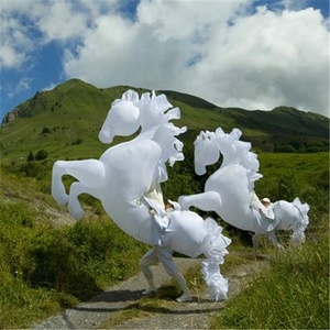 <span class=keywords><strong>Costume</strong></span> Gonfiabile Unicorno con Illuminazione LED Colorata, Misura 3m (8-10 piedi), Accessorio Gonfiabile per Feste, Matrimoni e Attività a Tema - Product Image 3