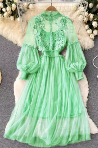 สีเขียวอ่อน