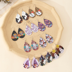 Boucles d'oreilles en acrylique imprimées Halloween pour femmes, design fantômes et crânes de dessin animé, idéales pour les fêtes effrayantes - Product Image 1