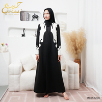 Nouvelle Collection Hiver 2026 Dubaï Koweït – Manteau Abaya Ouvert Noir et Blanc Élégant – Vente en Gros Personnalisée – Manteau Long Uni