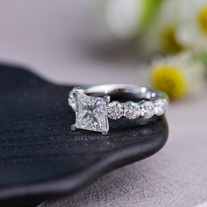 แหวนแต่งงานเพชรทรงปรินเซสคัท 2 กะรัต คุณภาพสูง ผลิตตามสั่ง พร้อมใบรับรอง IGI เพชรเพาะเลี้ยง ตัวเรือนทองคำแท้ 14K สำหรับการสั่งซื้อแบบด่วน - Product Image 5