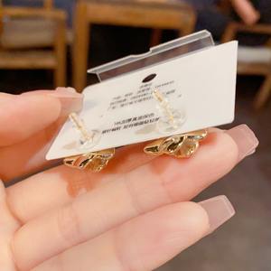 À la mode exquis polyvalent cuivre aiguille blanc mince enduit pétale perle boucles d'oreilles pour les femmes Unique à la mode Zircon - Product Image 5