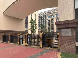 공장 직판 전동 접이식 문 야외 자동 접이식 슬라이딩 게이트 - Product Image 4