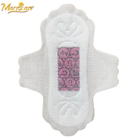 Tampon de serviette hygiénique bio pour femmes, fait à la machine, étiquette privée, feuilles de cache-culotte naturelles,