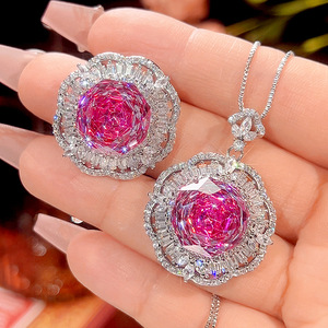 Conjunto de Joyería de Moda Ecológica, Chapado en Oro y Cobre, con Circonita Cúbica de Corte Rosa de 14 mm, Hermoso Collar con Colgante Floral, Aretes y Anillo para Boda - Product Image 3