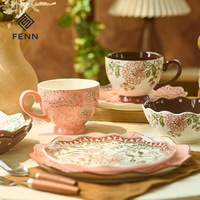 Assiette à dessert en porcelaine à fleurs roses vintage FENN, assiette en céramique romantique à bords festonnés pour restaurant, événements de mariage