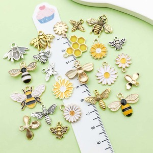 จี้โลหะผสมรูปผึ้ง ซีรีส์ Bee สำหรับทำเครื่องประดับ DIY จี้ห้อยคอสำหรับทุกเพศ รุ่น SN1009 - Product Image 3