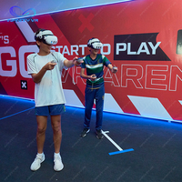 Simulador de disparos inalámbrico de realidad virtual con roaming libre para 4-10 jugadores con auriculares 4K para FEC y parques de atracciones