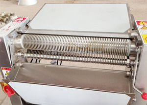 Machine à trancher automatique sur mesure pour tripes de bœuf, poulet et porc, avec lame à peler la peau pour la découpe de viande - Product Image 2