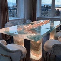 Moderner Luxus-Esstisch mit Leuchtendem Jade-Finish Rechteckiges Weißes Jade-Rosa Marmor-Design Hochwertige Restaurant-Möbel