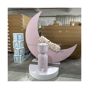 Fondale per Palco Matrimoniale a Forma di Luna in Acrilico Bianco e PVC, Design Creativo all'Ingrosso - Product Image 1