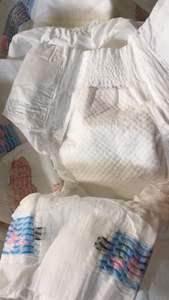 Pannolini per Bambini di Grado B all'Ingrosso <span class=keywords><strong>in</strong></span> Confezione Sfusa Simili al Tessuto con Nastri Magici e Fascia Elastica Larga - Product Image 3