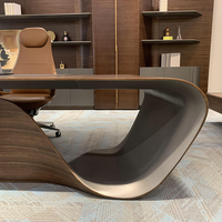 Bureau de direction moderne et créatif de grande taille haut de gamme, bureau de direction en bois plaqué élégant et luxueux